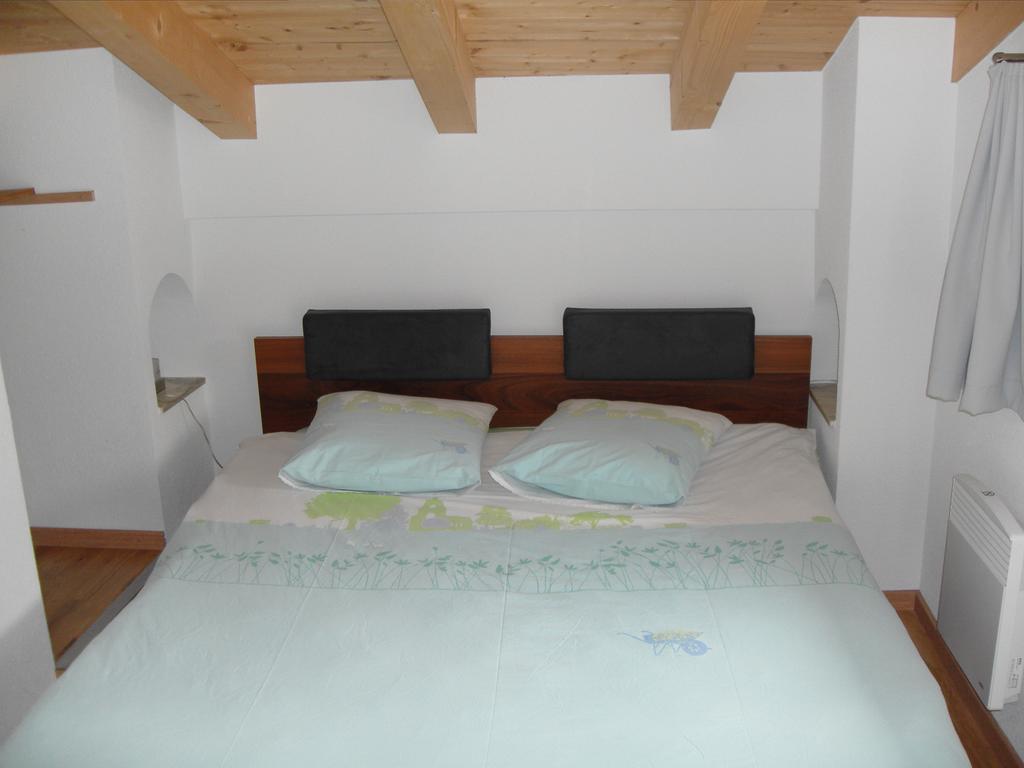 Au Creneau Gourmand Hotel Saillon Bilik gambar